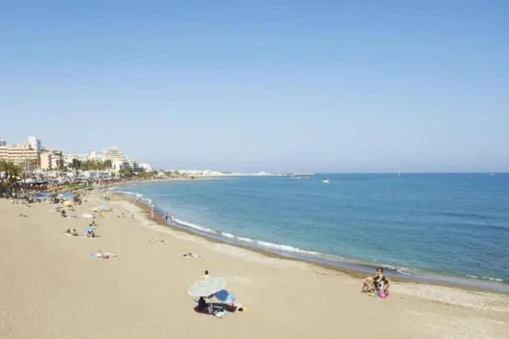 Elegante Alojamiento Con Piscina A 200 M Del Mar. Appartamento Benalmádena Esterno foto