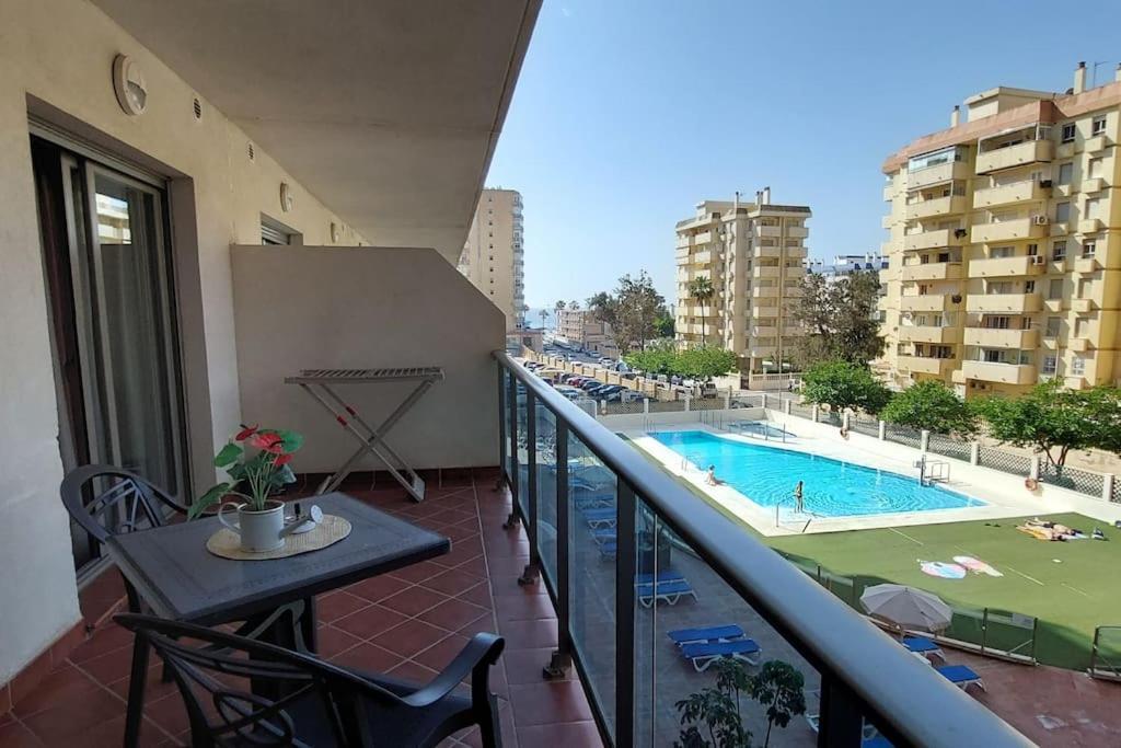 Elegante Alojamiento Con Piscina A 200 M Del Mar. Appartamento Benalmádena Esterno foto