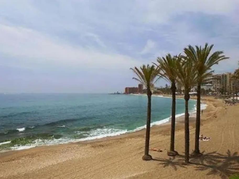 Elegante Alojamiento Con Piscina A 200 M Del Mar. Appartamento Benalmádena Esterno foto