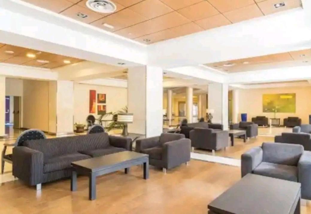 Elegante Alojamiento Con Piscina A 200 M Del Mar. Appartamento Benalmádena Esterno foto