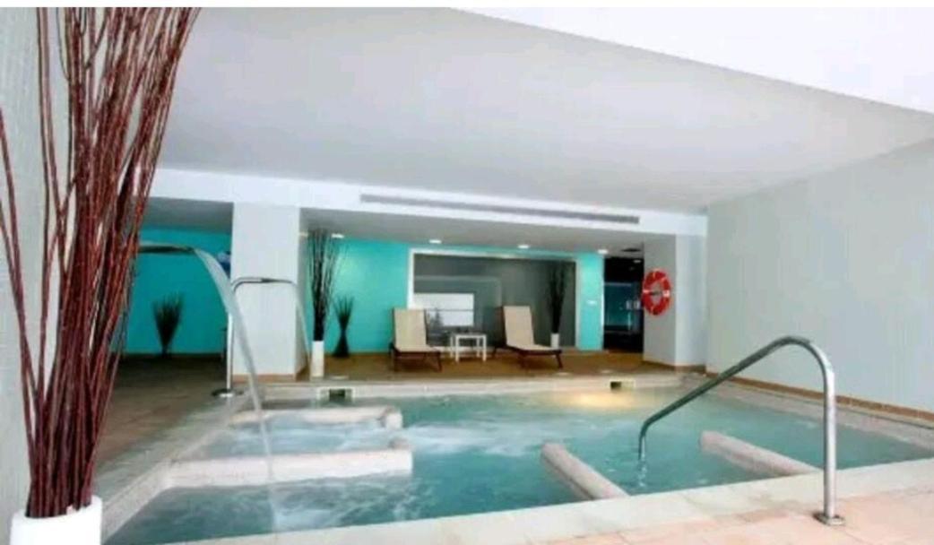Elegante Alojamiento Con Piscina A 200 M Del Mar. Appartamento Benalmádena Esterno foto
