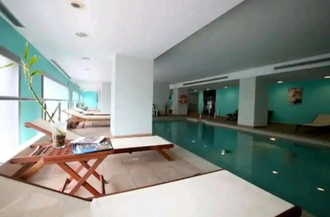 Elegante Alojamiento Con Piscina A 200 M Del Mar. Appartamento Benalmádena Esterno foto